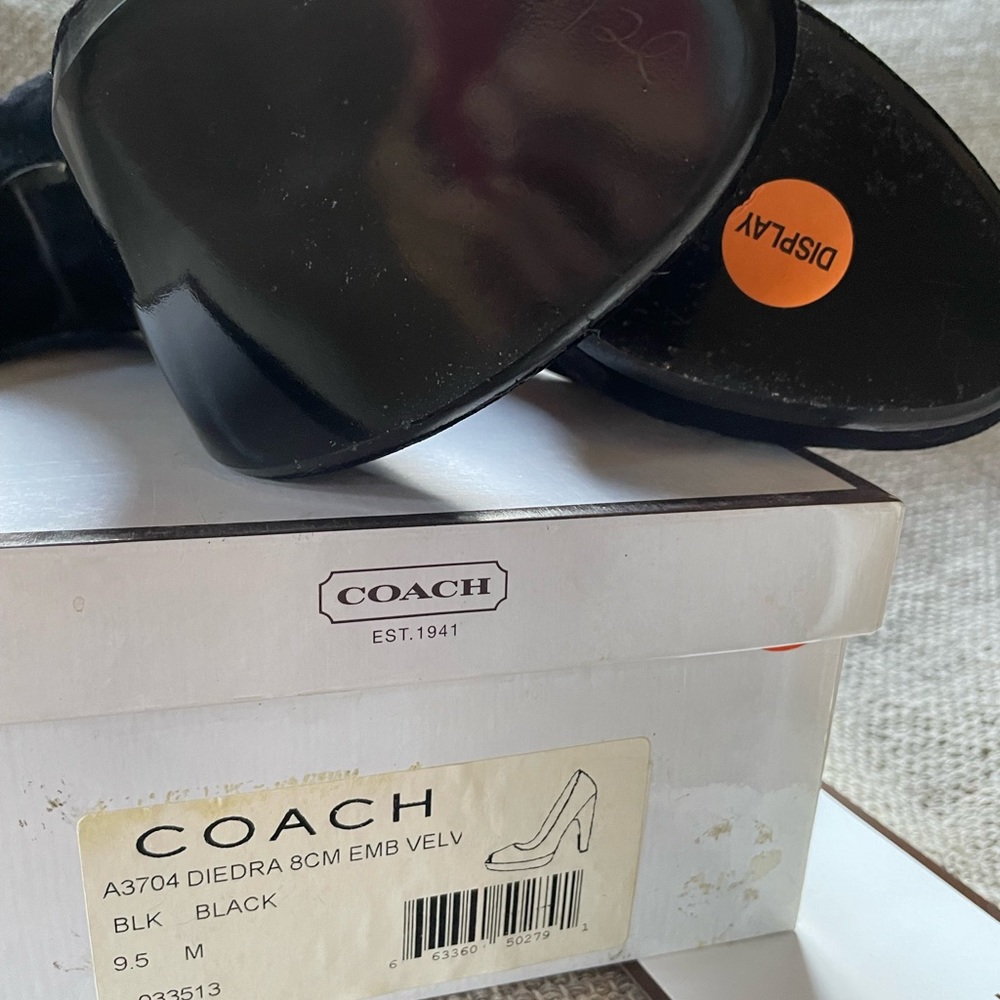 Authentic Coach Diedra velvet logo high heel. Womens sz 9.5.